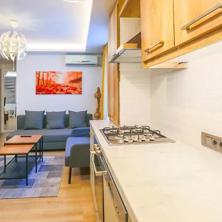 Center 5 Mins To Marmaray Uskudar Shore Apartamento *
